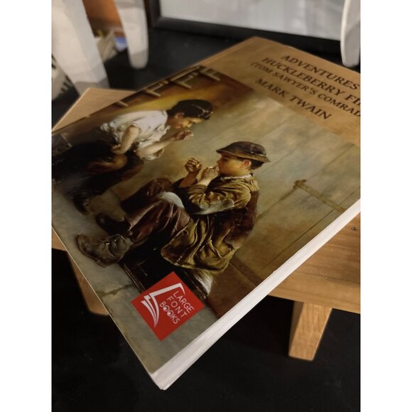 Mark Twains "Adventures Of Huckleberry Finn" Large Font Paperback - Picture 6 of 7